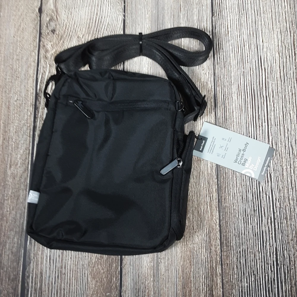 Anti theft cross body bag black NWT - Picture 1 of 5
